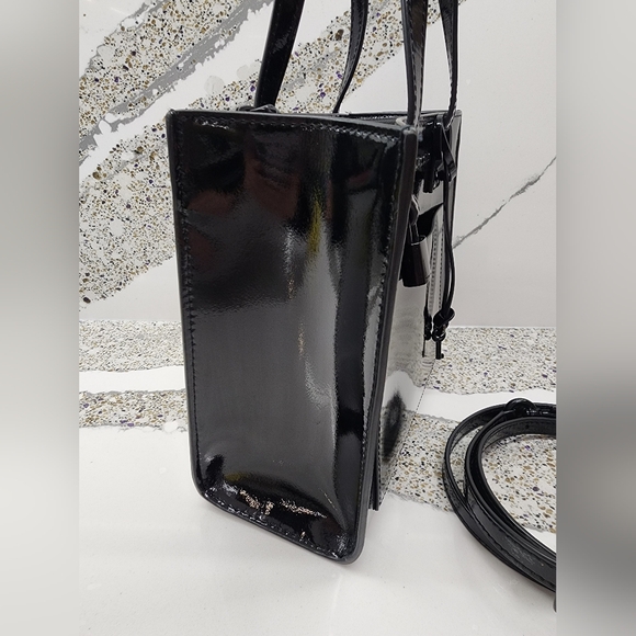 MARC JACOBS Mini Grind Patent Crossbody Tote In Black - Picture 4 of 15